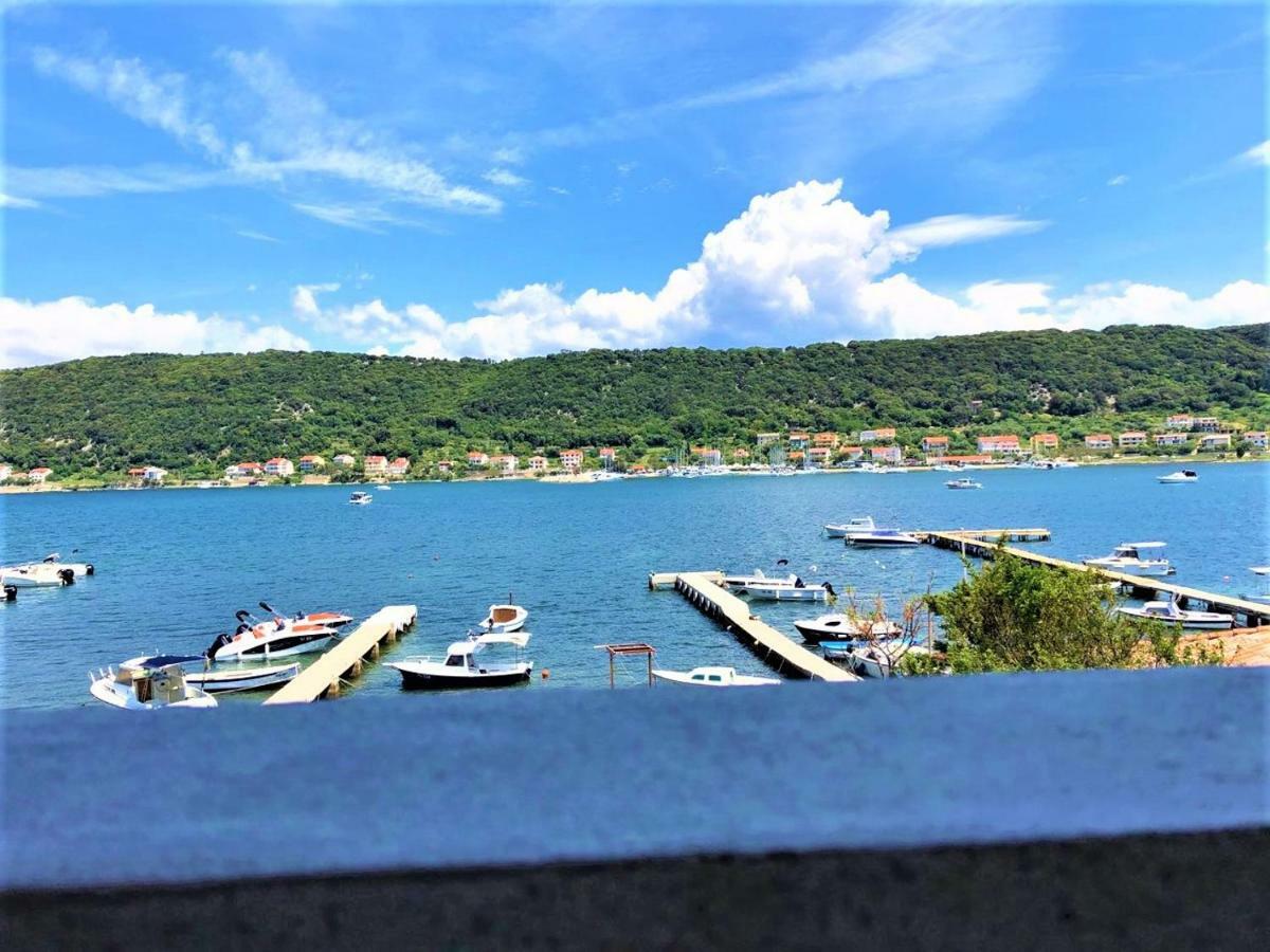 Apartments With Boat Mooring Marija Супетарська Драґа Екстер'єр фото